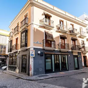alameda-suites-apartments.es-andalucia.com/